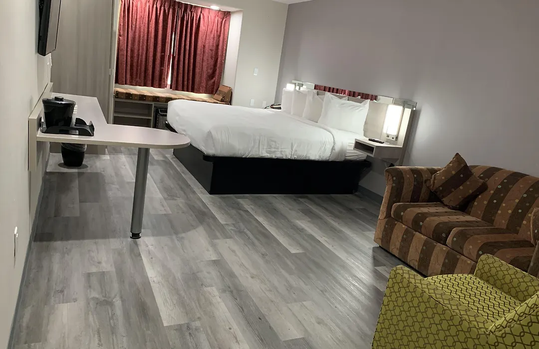 Microtel Inn And Suites Clarksville-1
