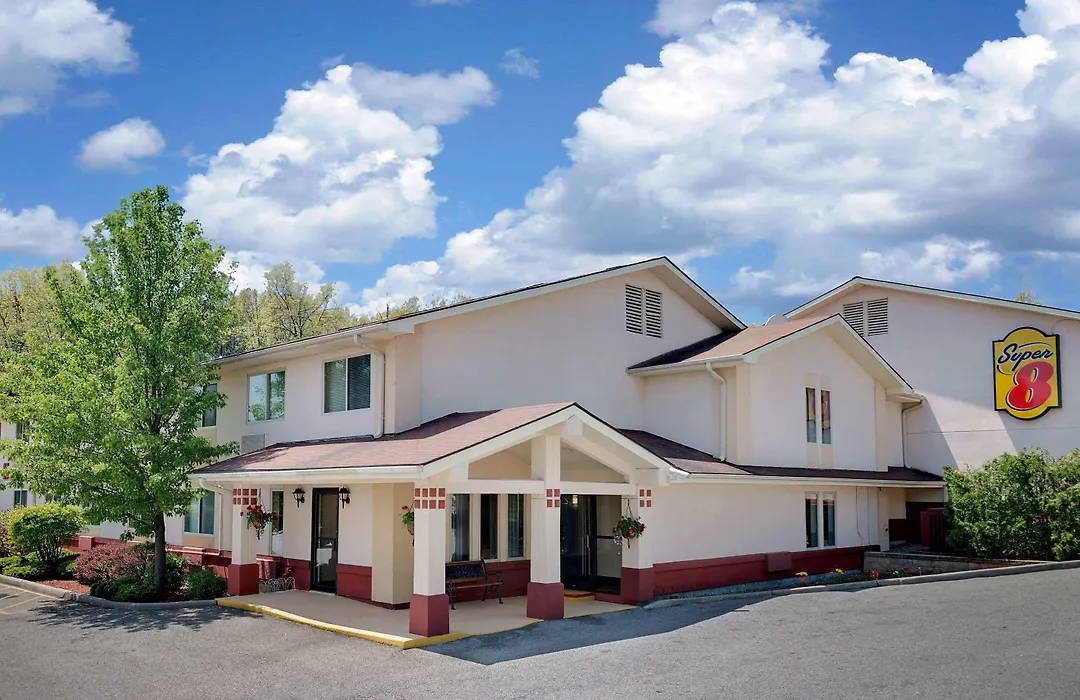 Super 8 By Wyndham Newburgh/West Point Stewart Intl Airport-1
