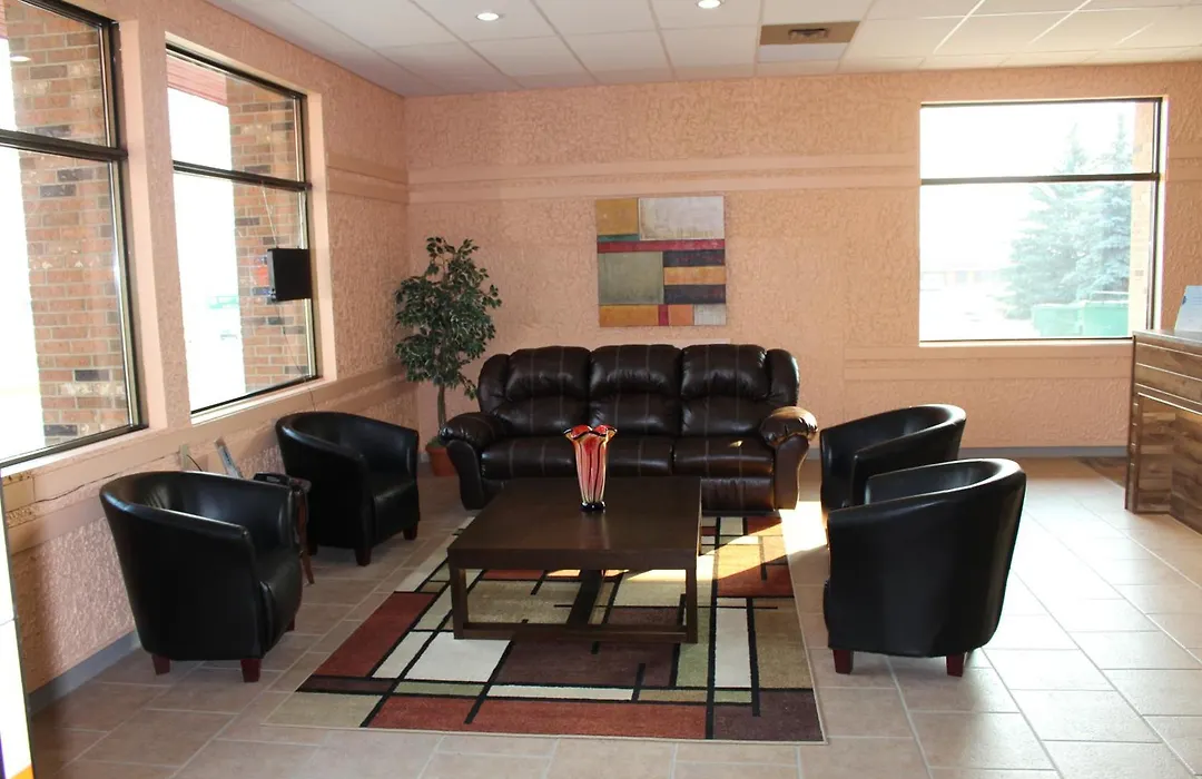 Travelodge By Wyndham Swift Current-1