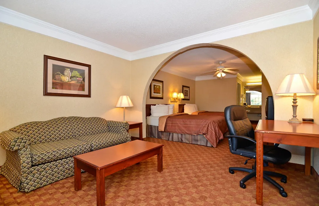 Peach State Inn & Suites-1