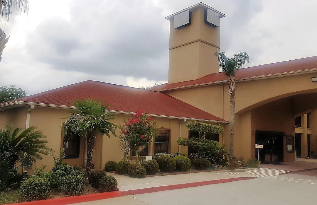 Red Roof Inn & Suites Houston - Humble/Iah Airport-1