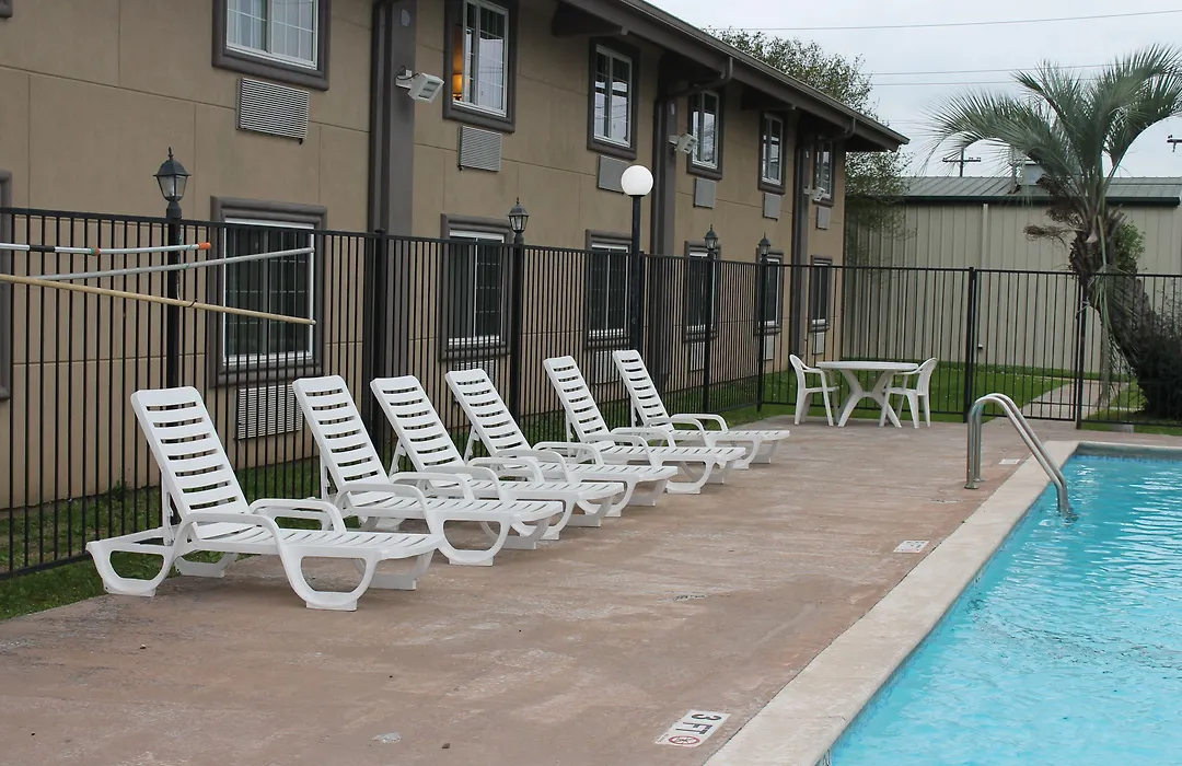 Super 8 By Wyndham Beaumont I-10 College St-1