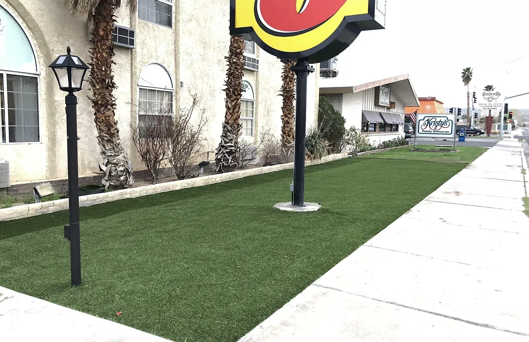 Super 8 By Wyndham Ridgecrest-1