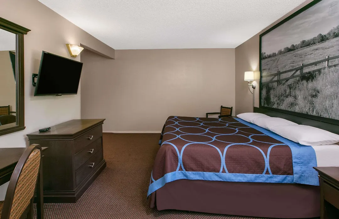 Super 8 By Wyndham Lubbock Civic Center North-1