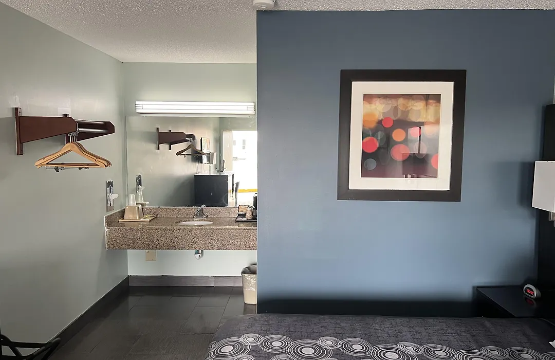 Executive Inn-1