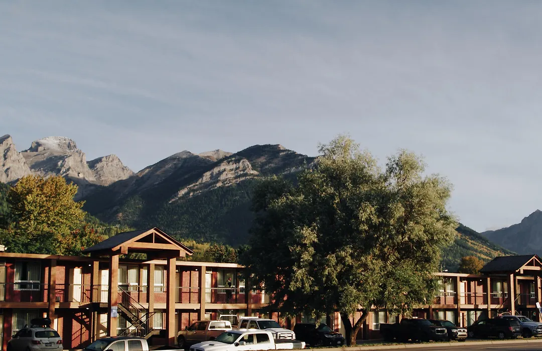 Canadas Best Value Inn And Suites Fernie-1