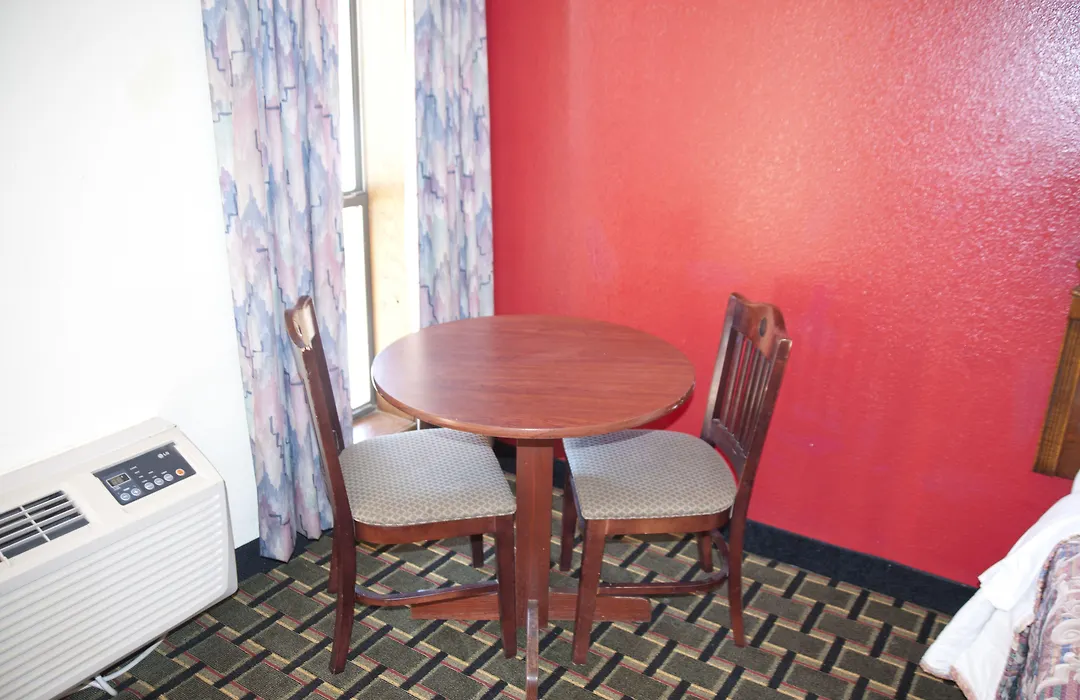 Victorian Inn & Suites-1