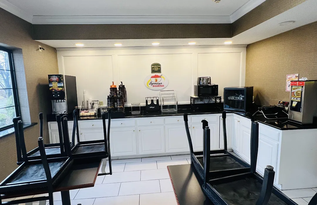 Super 8 By Wyndham South Bend-1