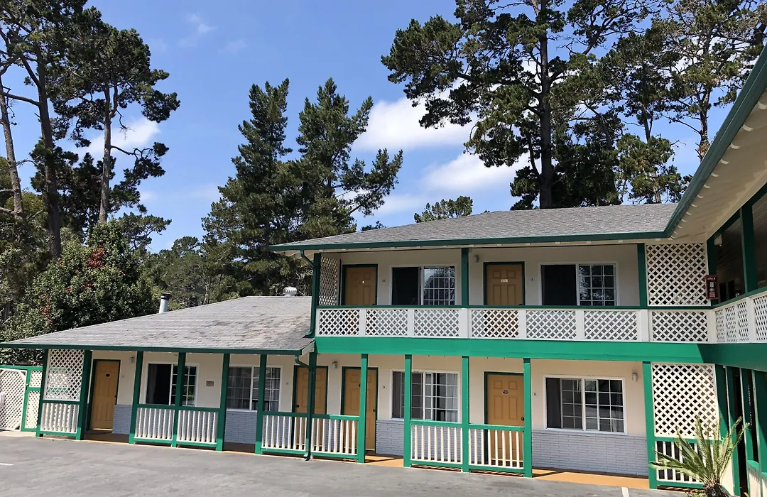 Monterey Pines Inn-1