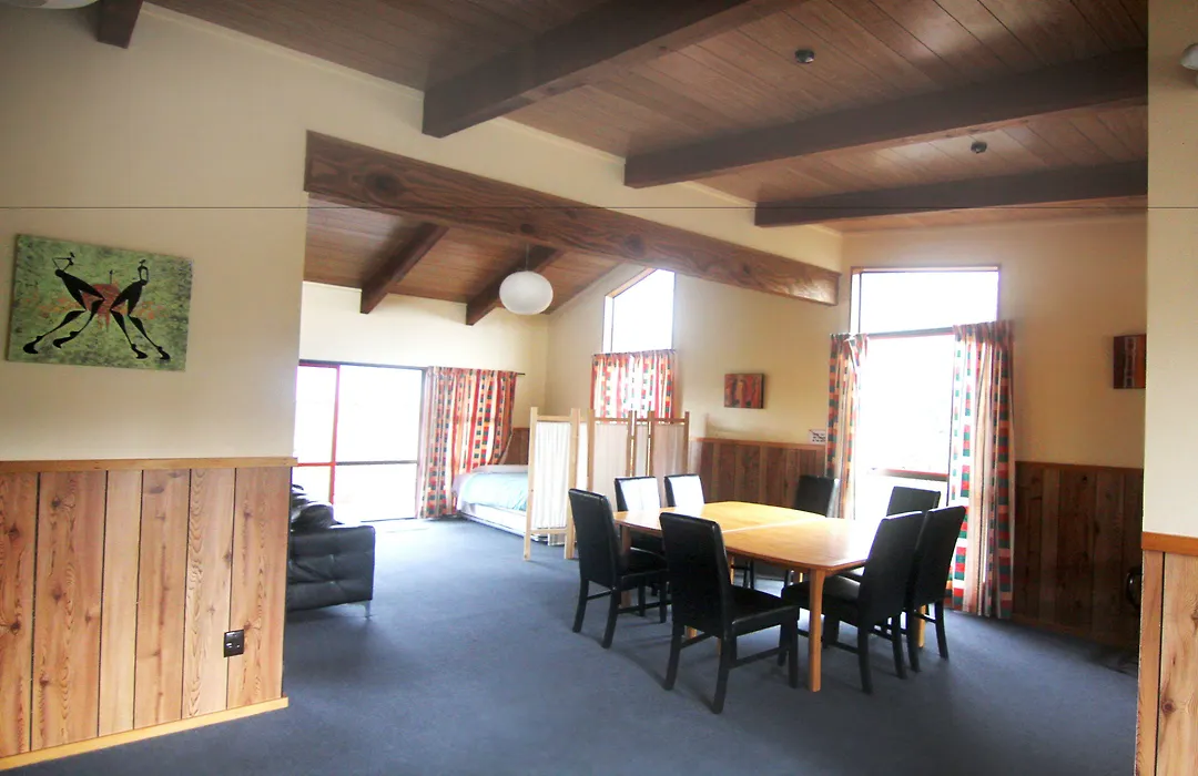 Larchwood Motel-1