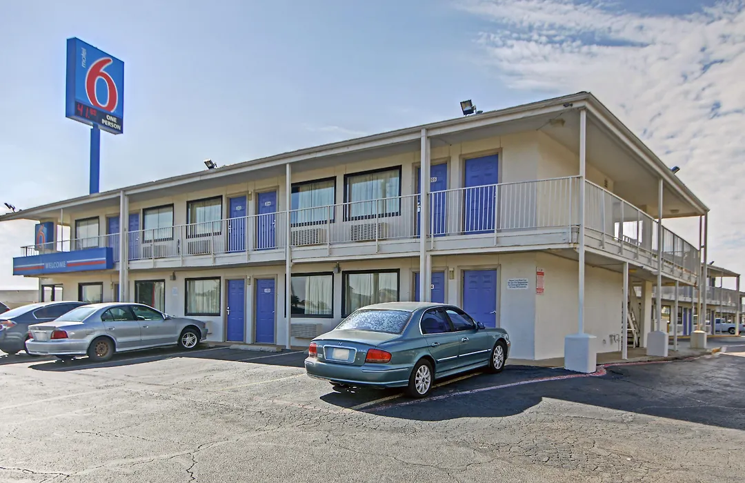 Motel 6 Denton, Tx - Unt-1