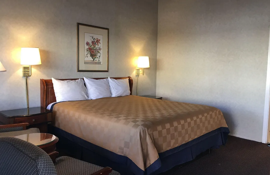 Discovery Inn Monterey Bay-1