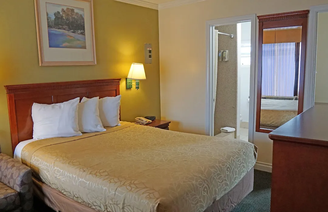 Redondo Inn And Suites-1