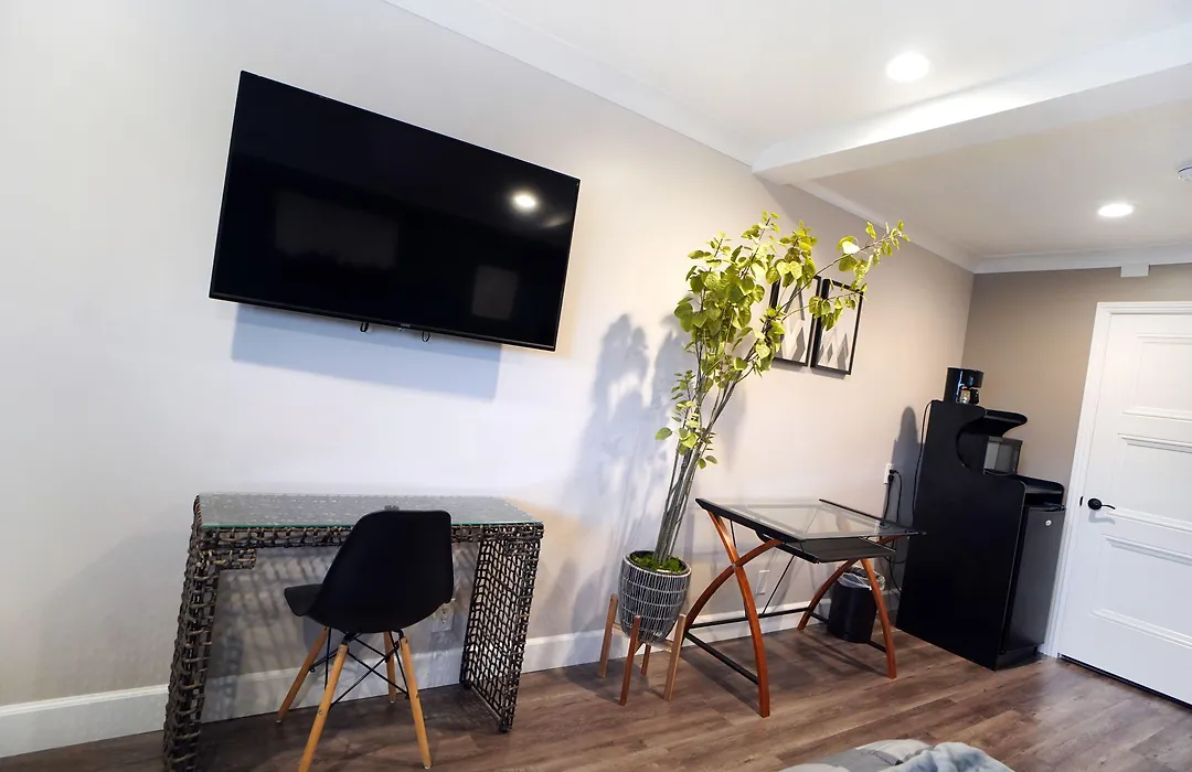 Anaheim Executive Inn & Suites-1