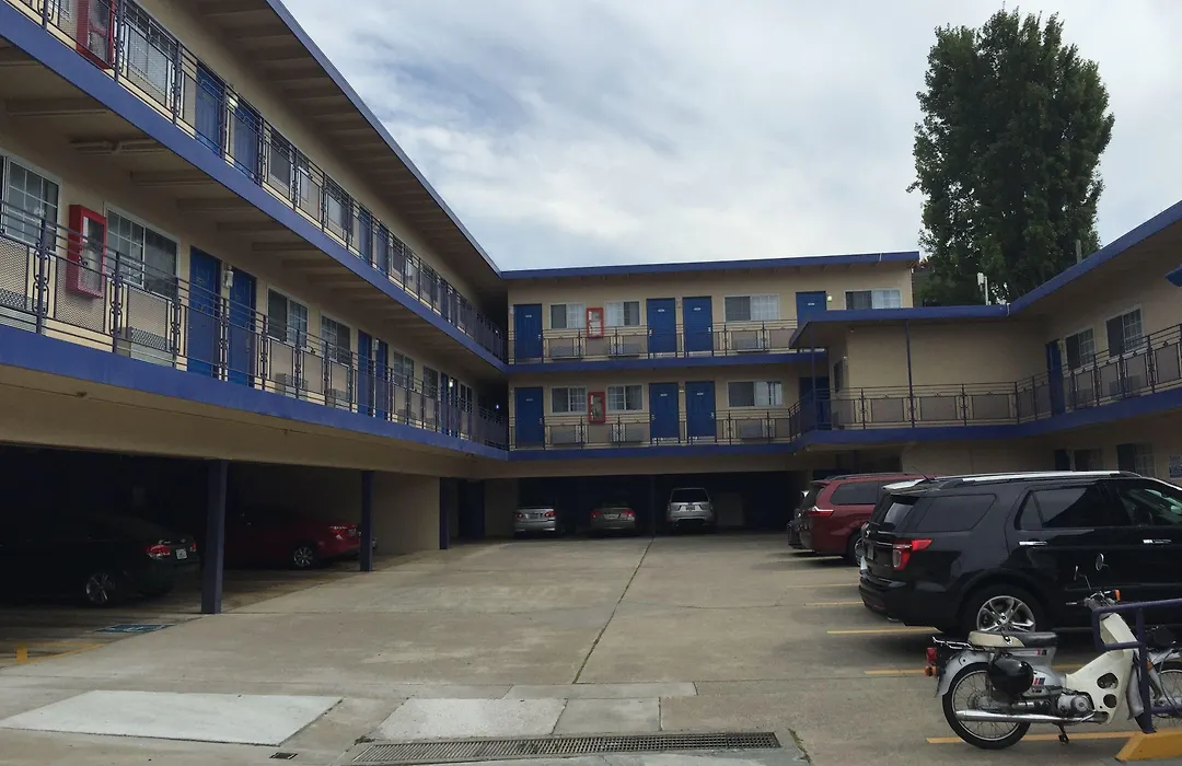 Surf Motel-1