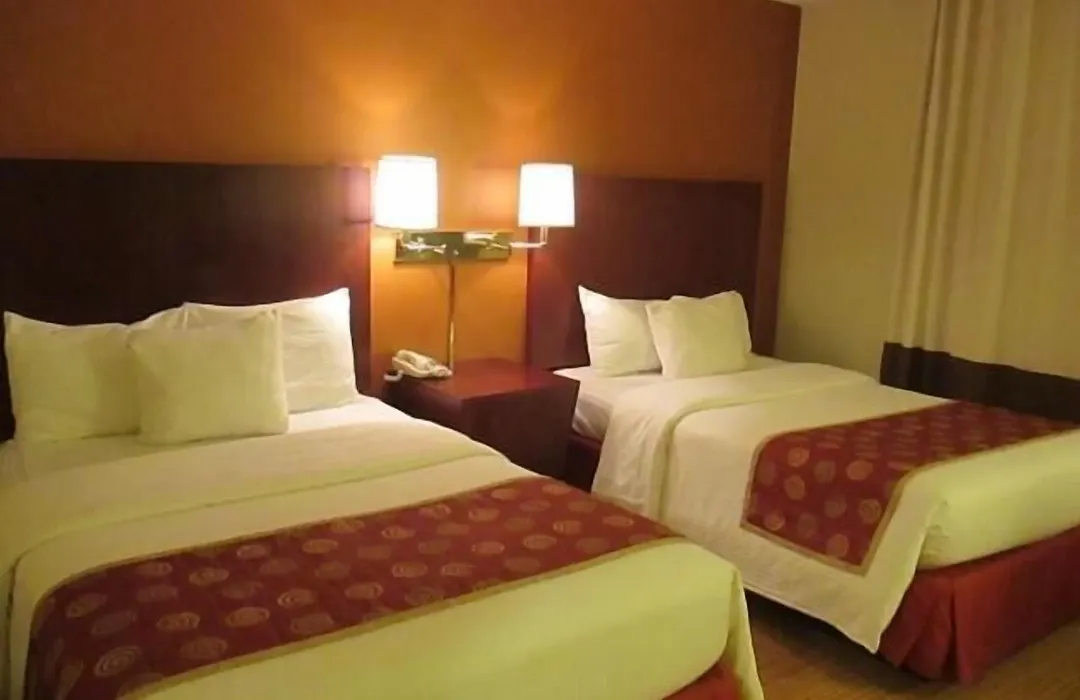 Red Carpet Inn And Suites Plymouth-1