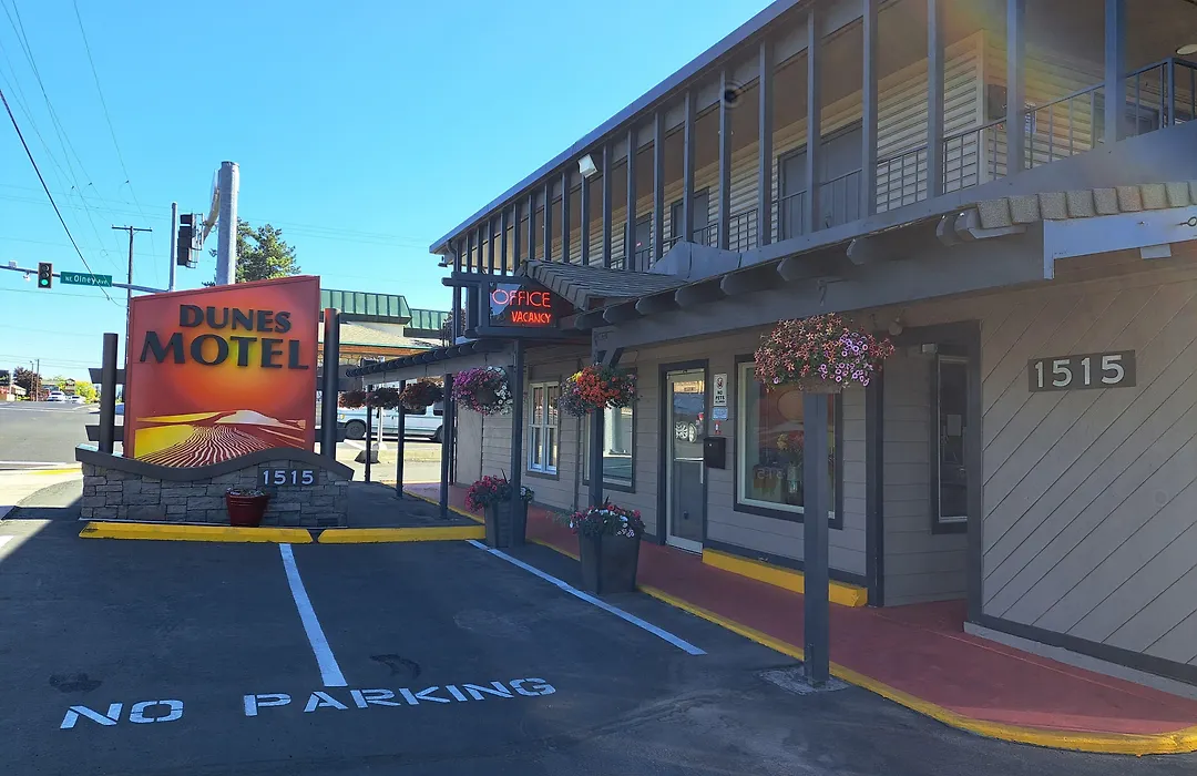 Dunes Motel - Bend-1