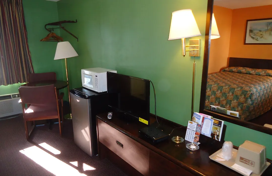 Budget Host Inn Somerset-1