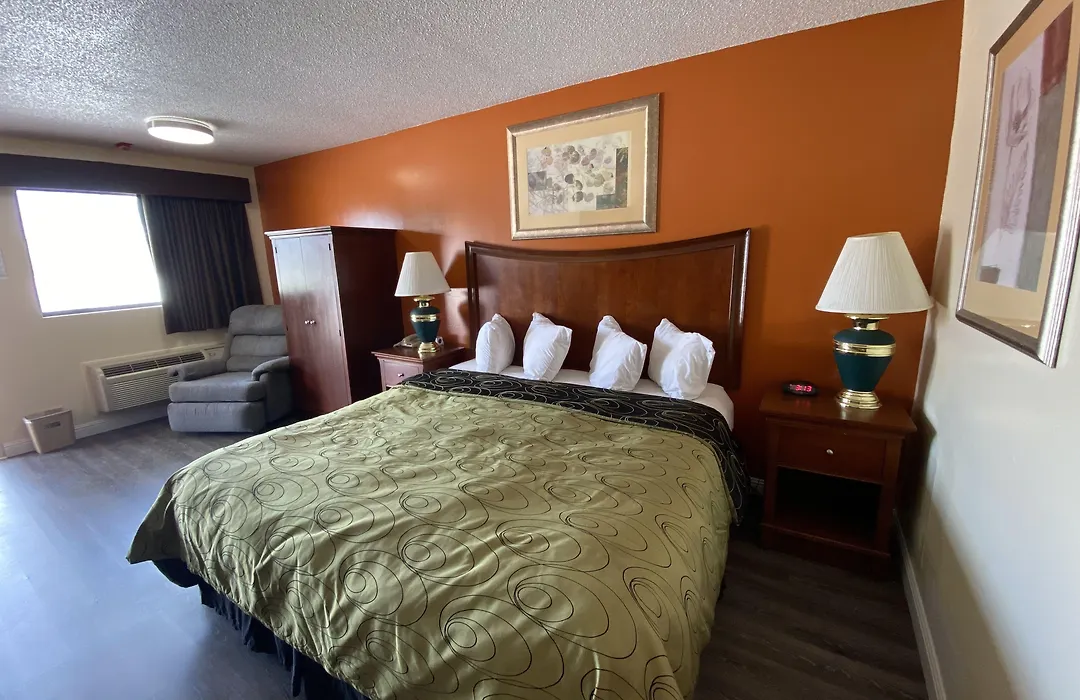 Budget Host Inn - Baxley-1