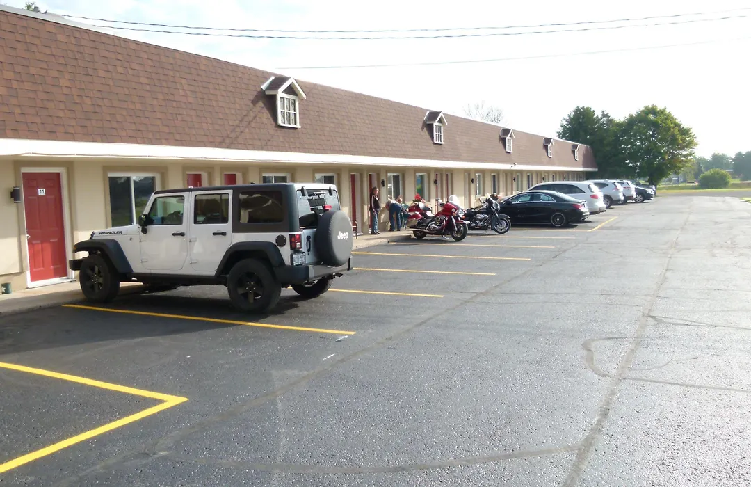 Country Squire Motel-1