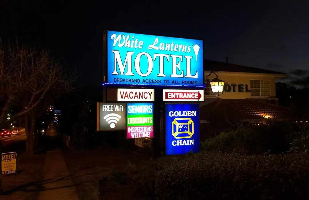 White Lanterns Motel-1