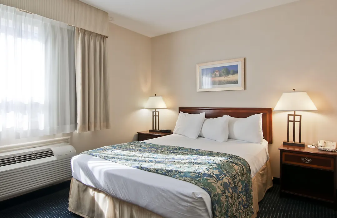 Travelodge By Wyndham Trenton-1