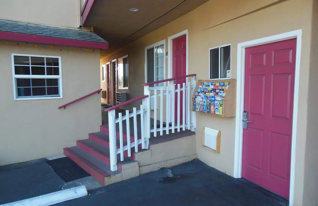 Sealamp Inn-1