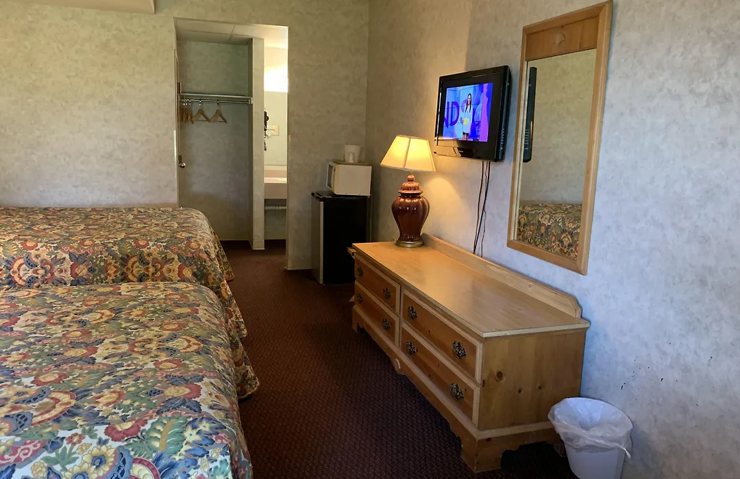 Olde Amish Inn-1