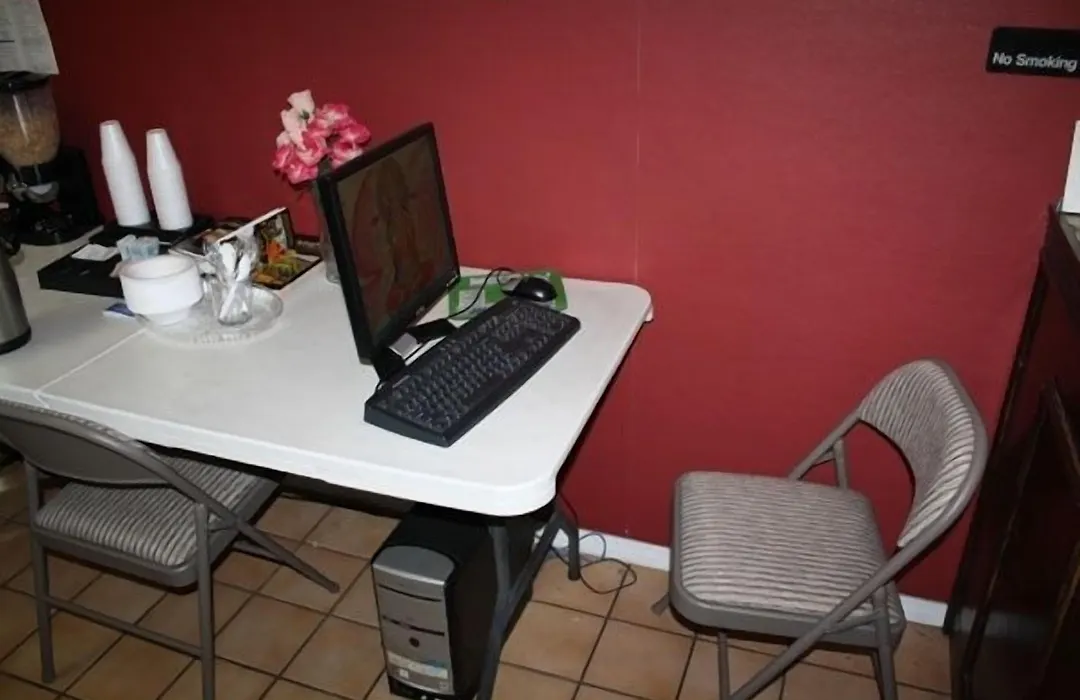 Americas Best Value Inn - Livermore-1