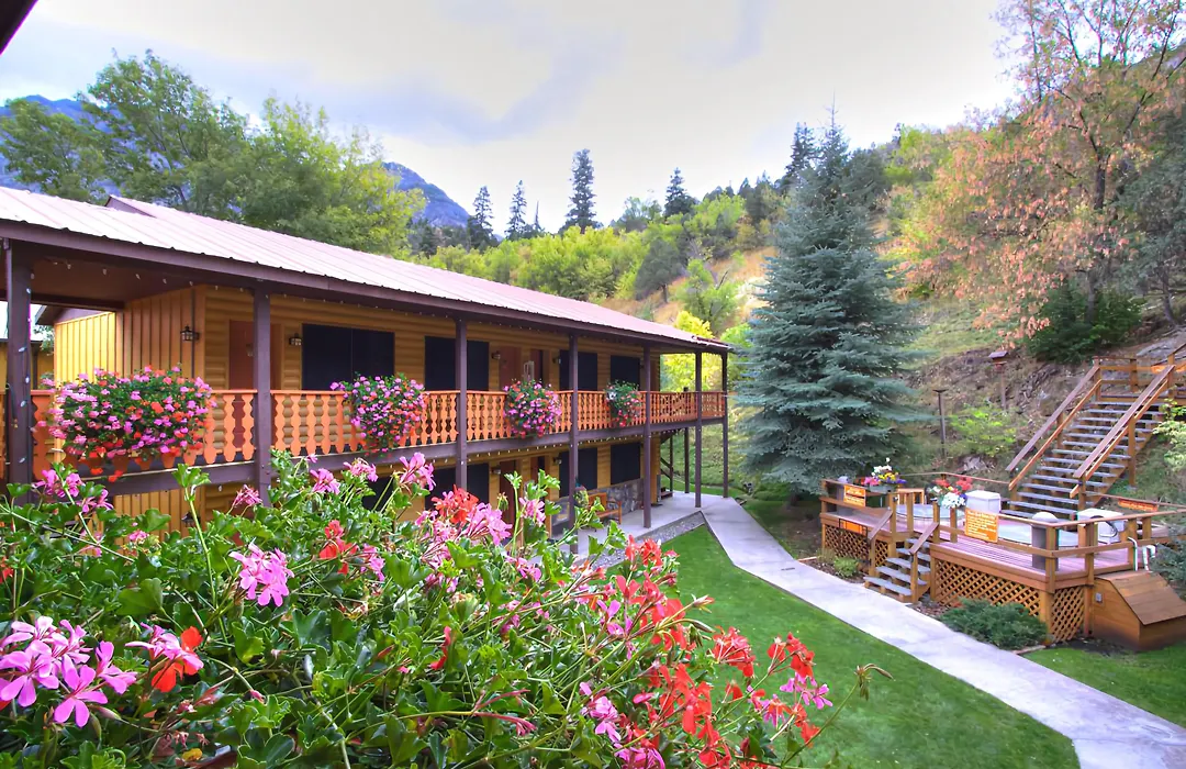 Box Canyon Lodge And Hot Springs-1