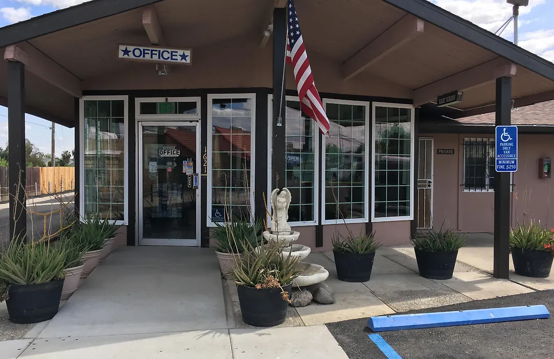 Maple Inn And Suites Los Banos-1