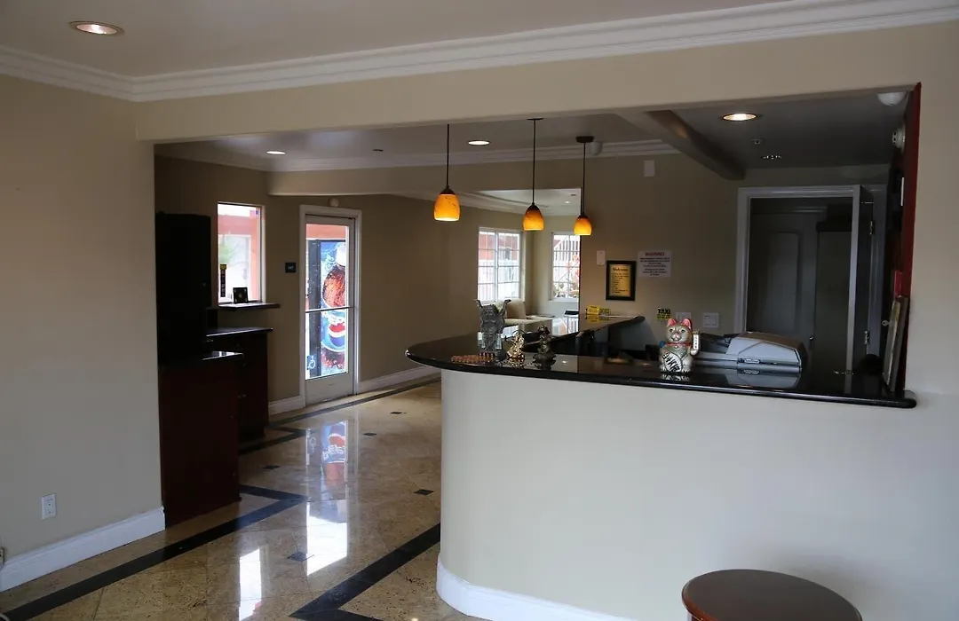 Chateau Inn & Suites-1