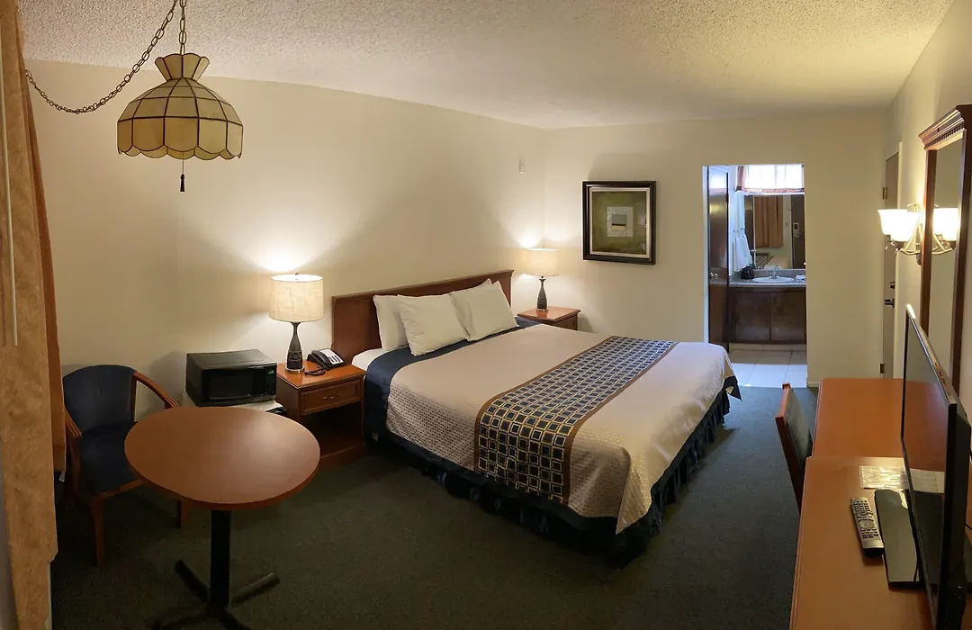Vantage Point Inn - Woodland Hills-1