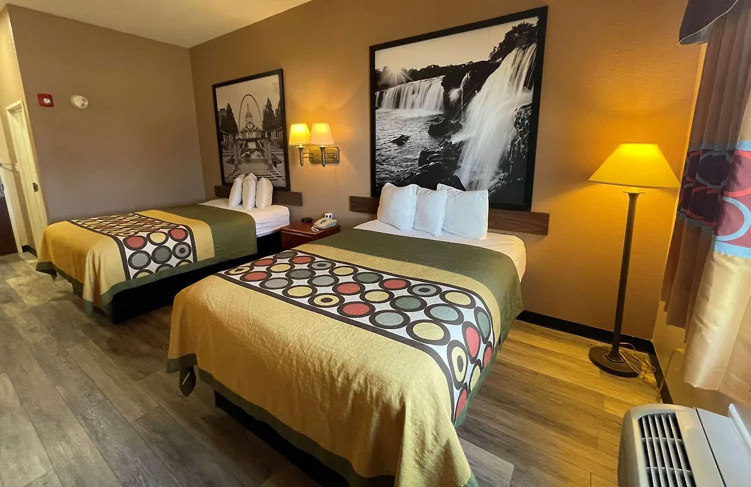 Super 8 By Wyndham Rolla-1