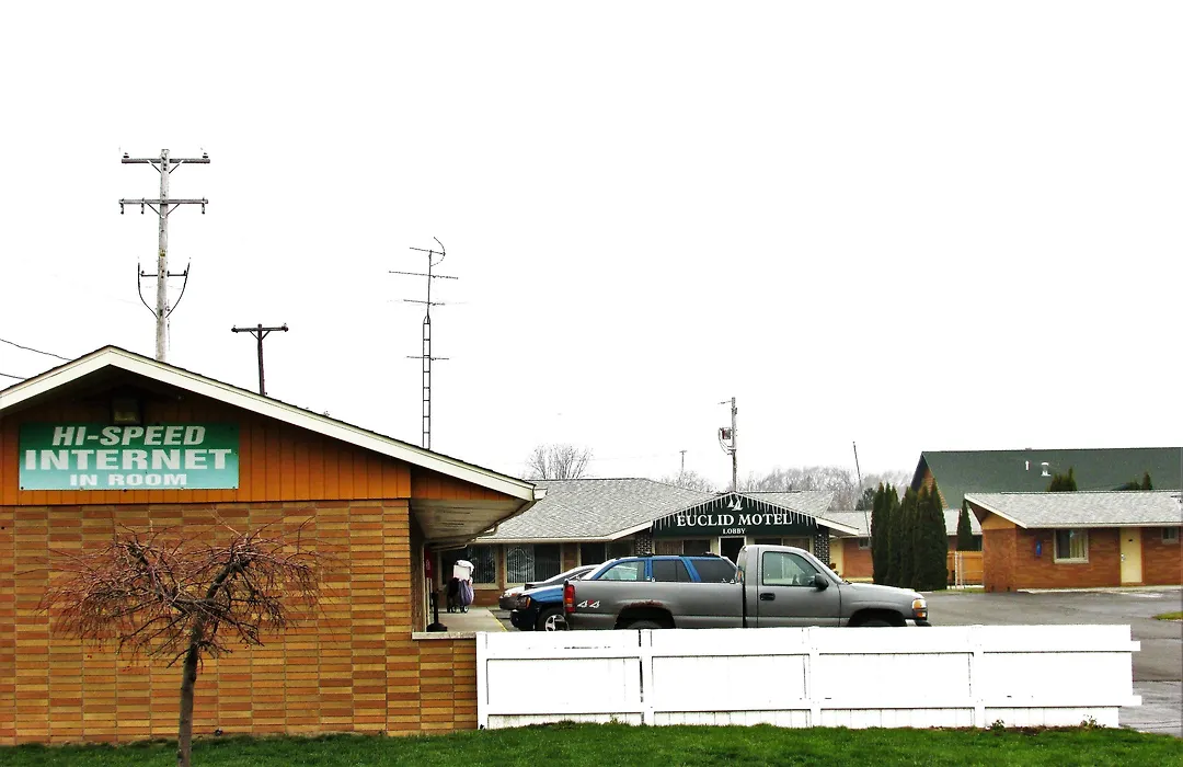 Euclid Motel-1