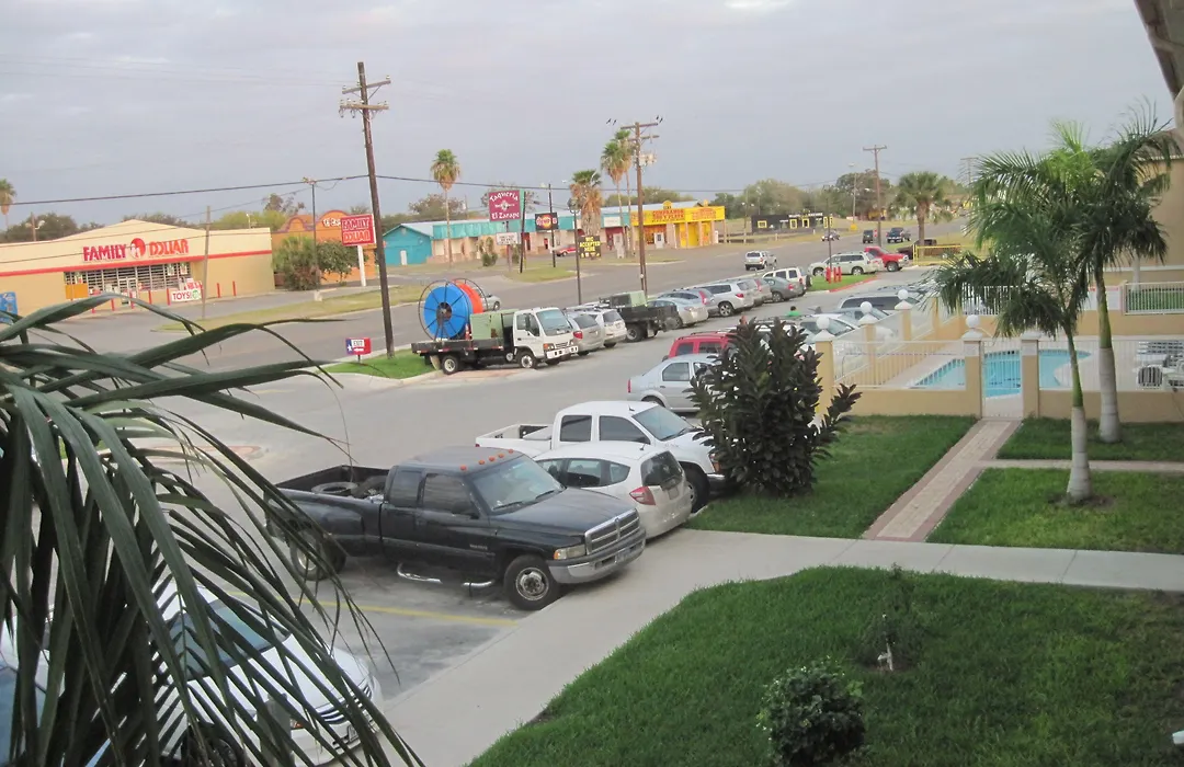 Texas Inn - Welasco/Mercedes-1