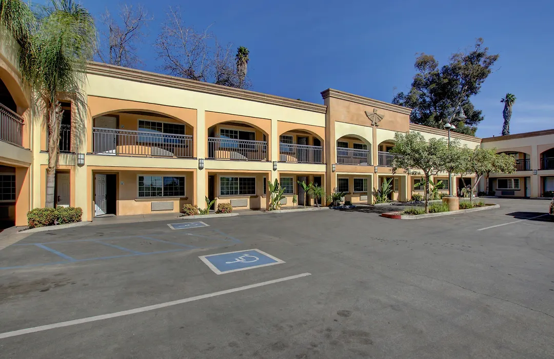 Thunderbird Lodge-1