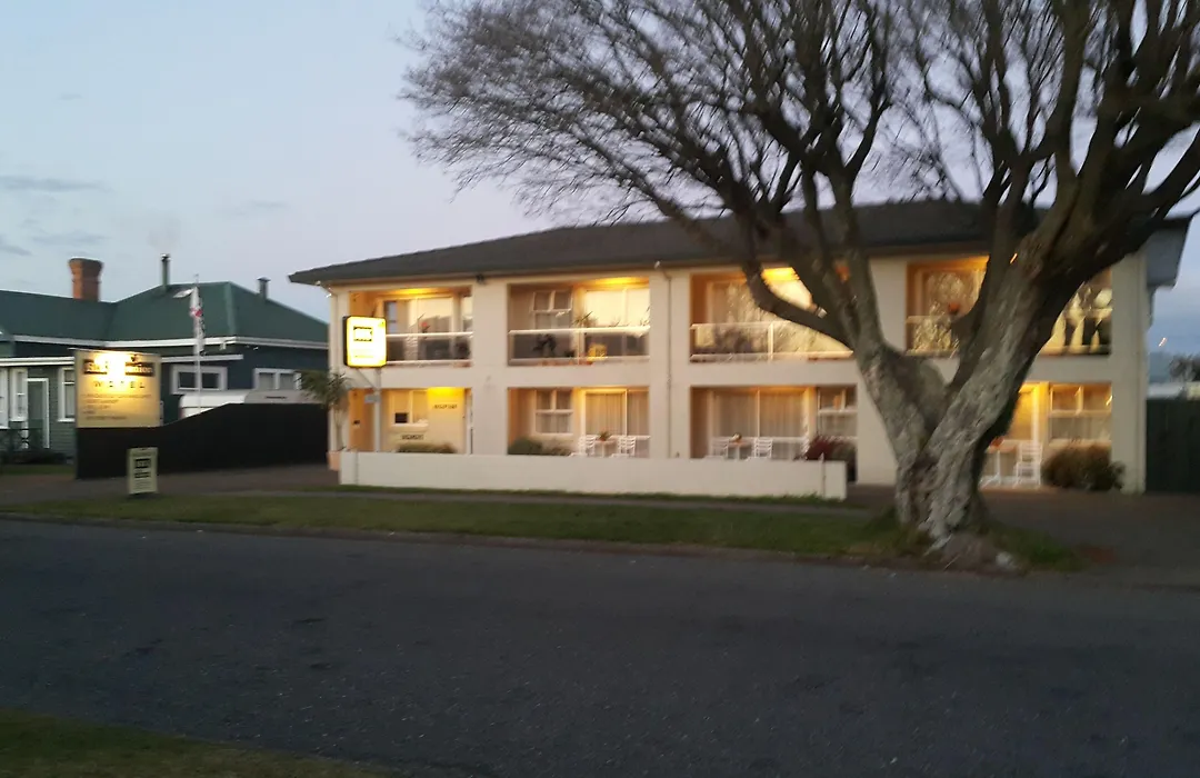 Six On Union Motel-1
