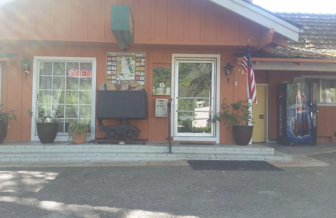 The Gold Lodge-1