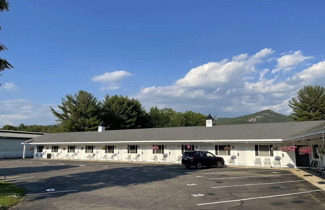 Colonial Motel-1