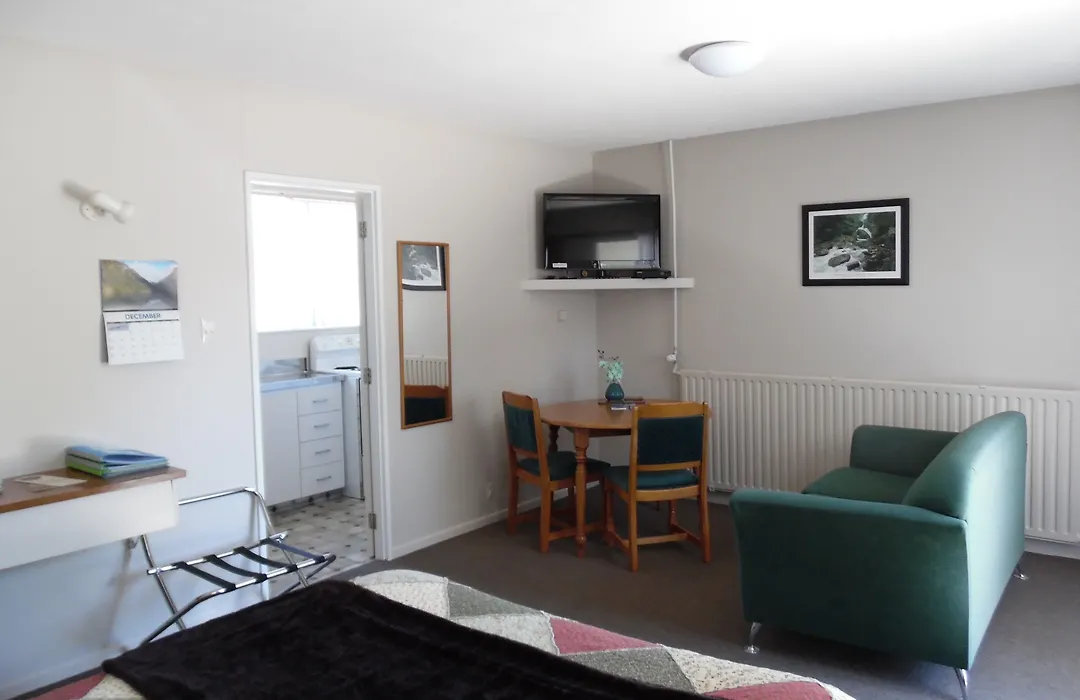 Aden Motel-1
