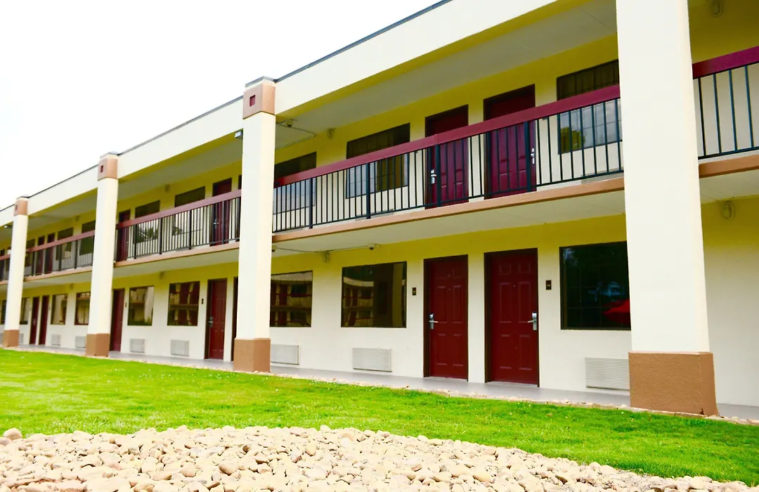 Red Roof Inn & Suites Commerce - Athens-1