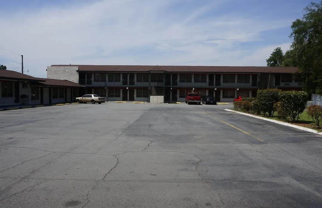 Budget Inn Malvern-1