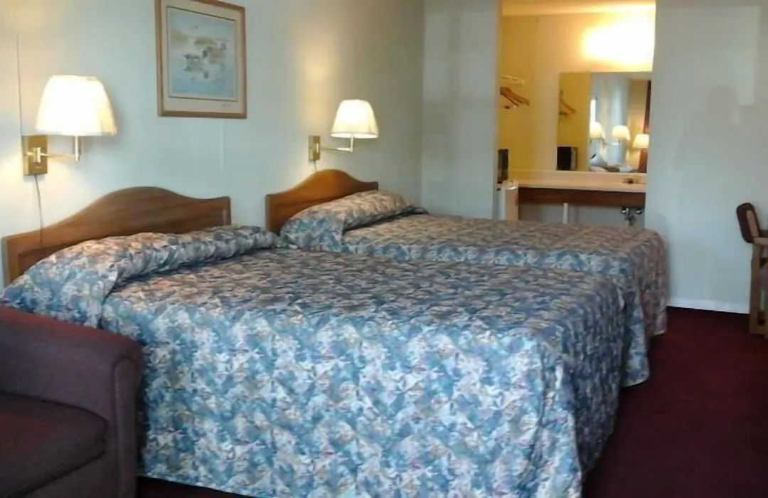 Royal Inn Cochran-1