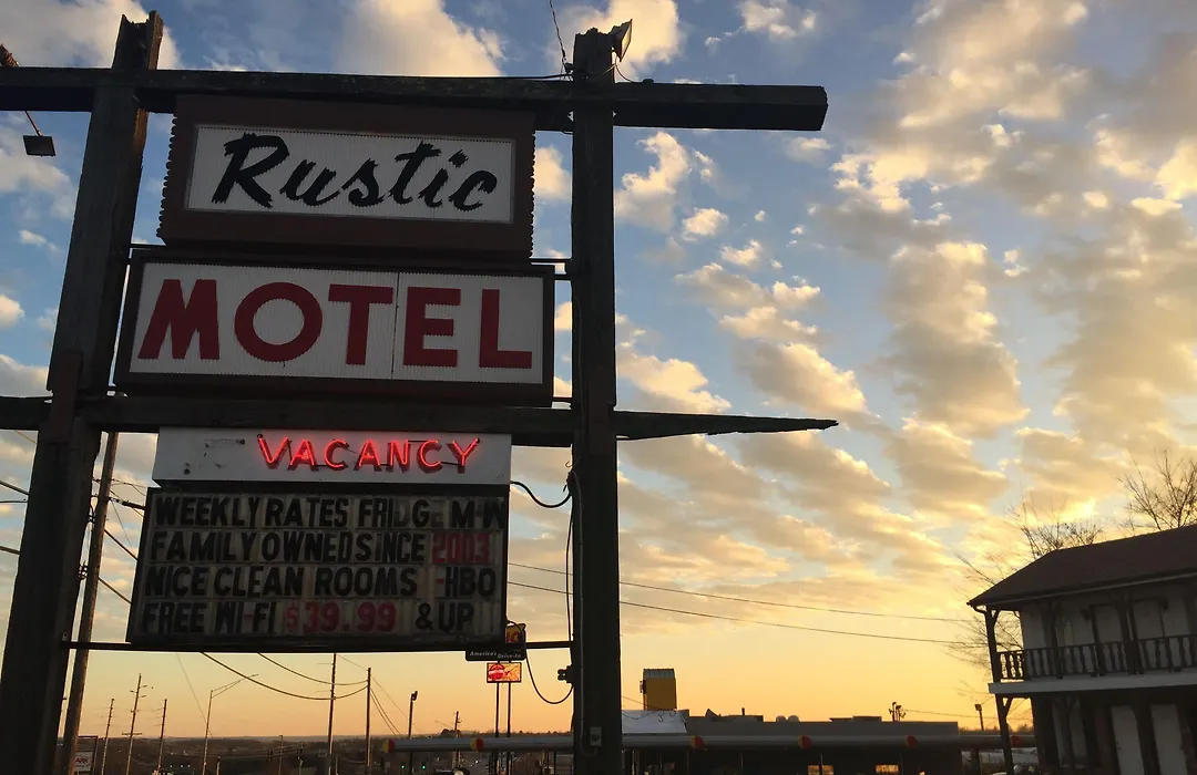 Rustic Motel Rolla-1