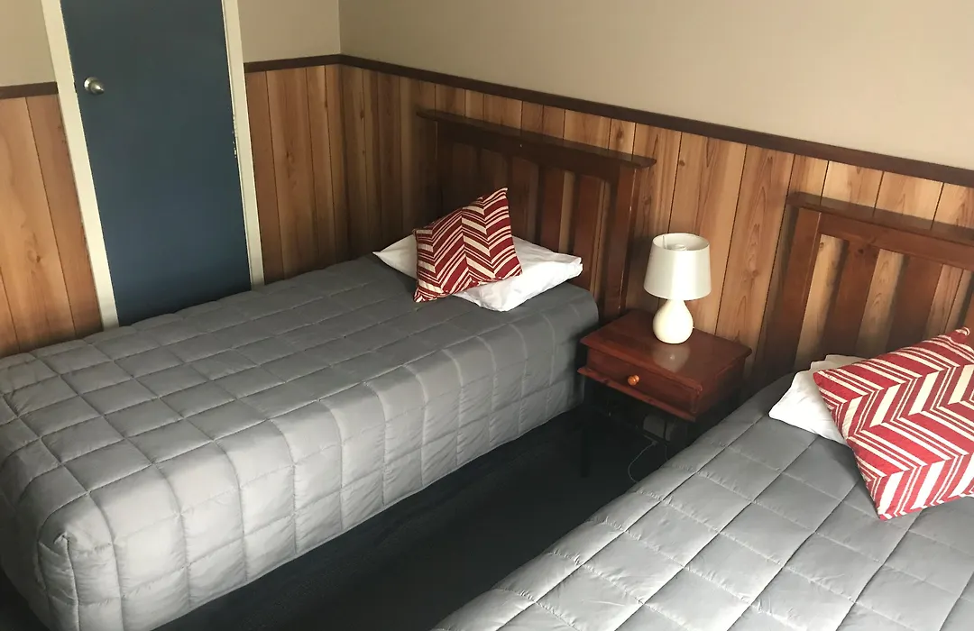 Fairy Springs Motel-1