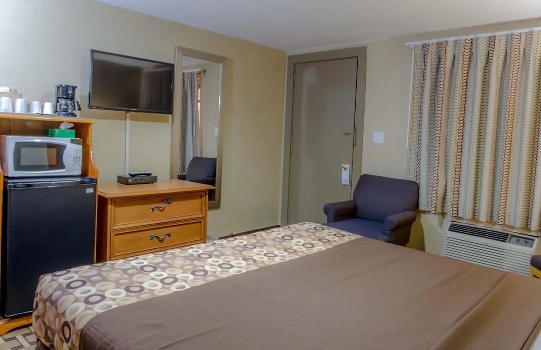 Relax Inn - Bryson City-1