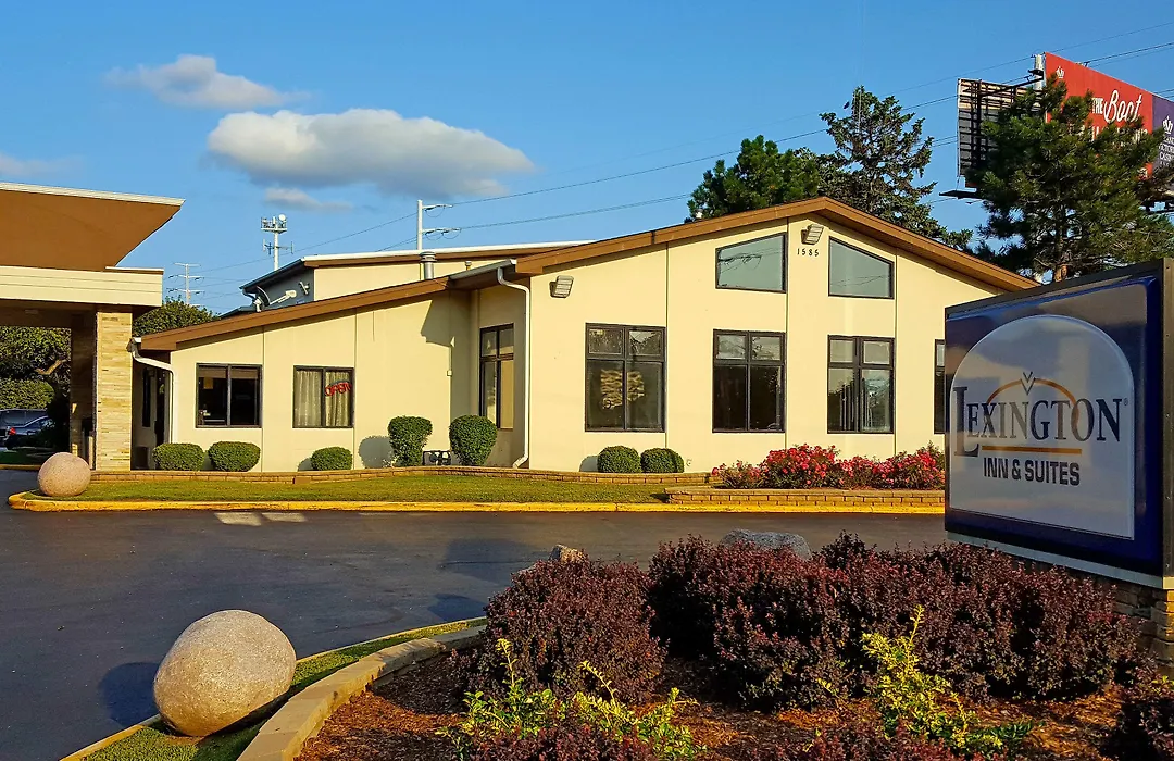 Lexington Inn & Suites-Elgin-1