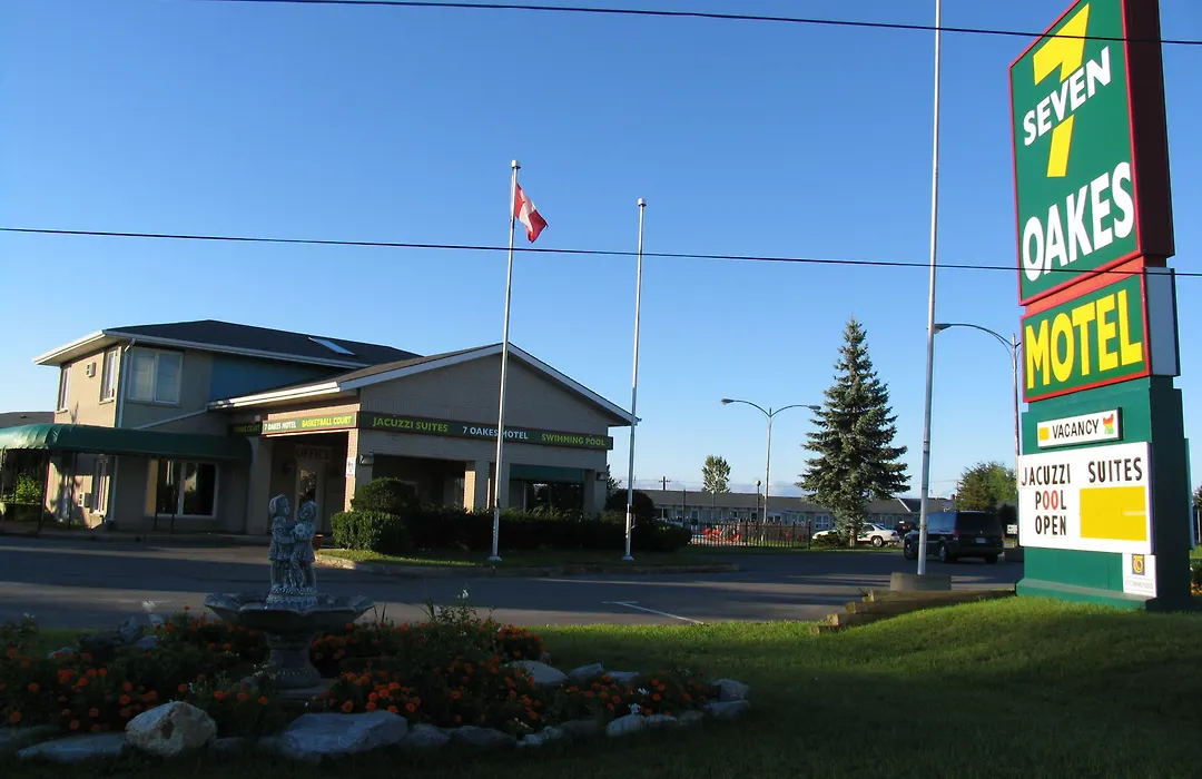Seven Oakes Motel-1