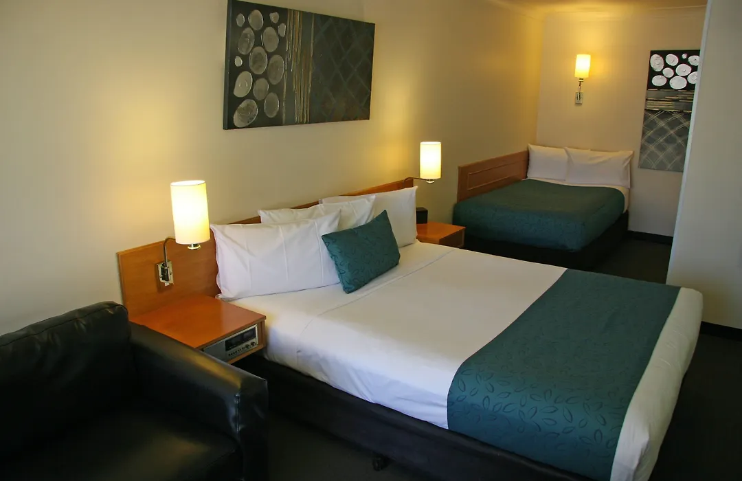 Hermitage Motor Inn-1